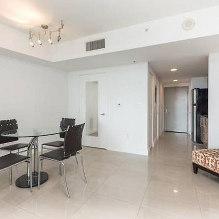 Opera Tower Apartment Маями Екстериор снимка